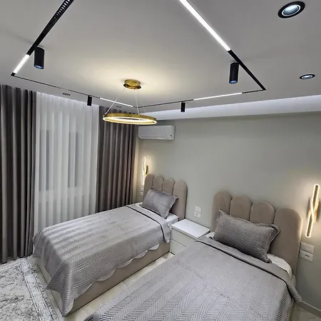 Amelia Luxury 2