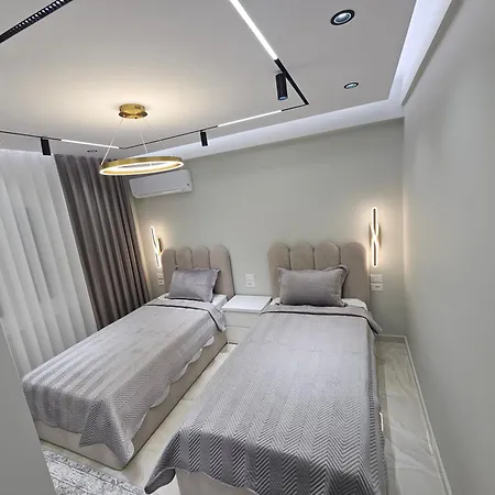Amelia Luxury 2